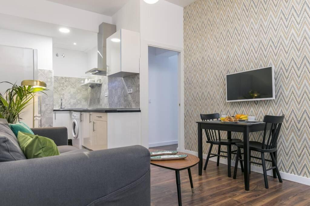 Apartamentos Plaza De Pedro Zerolo I Madrid Exterior photo